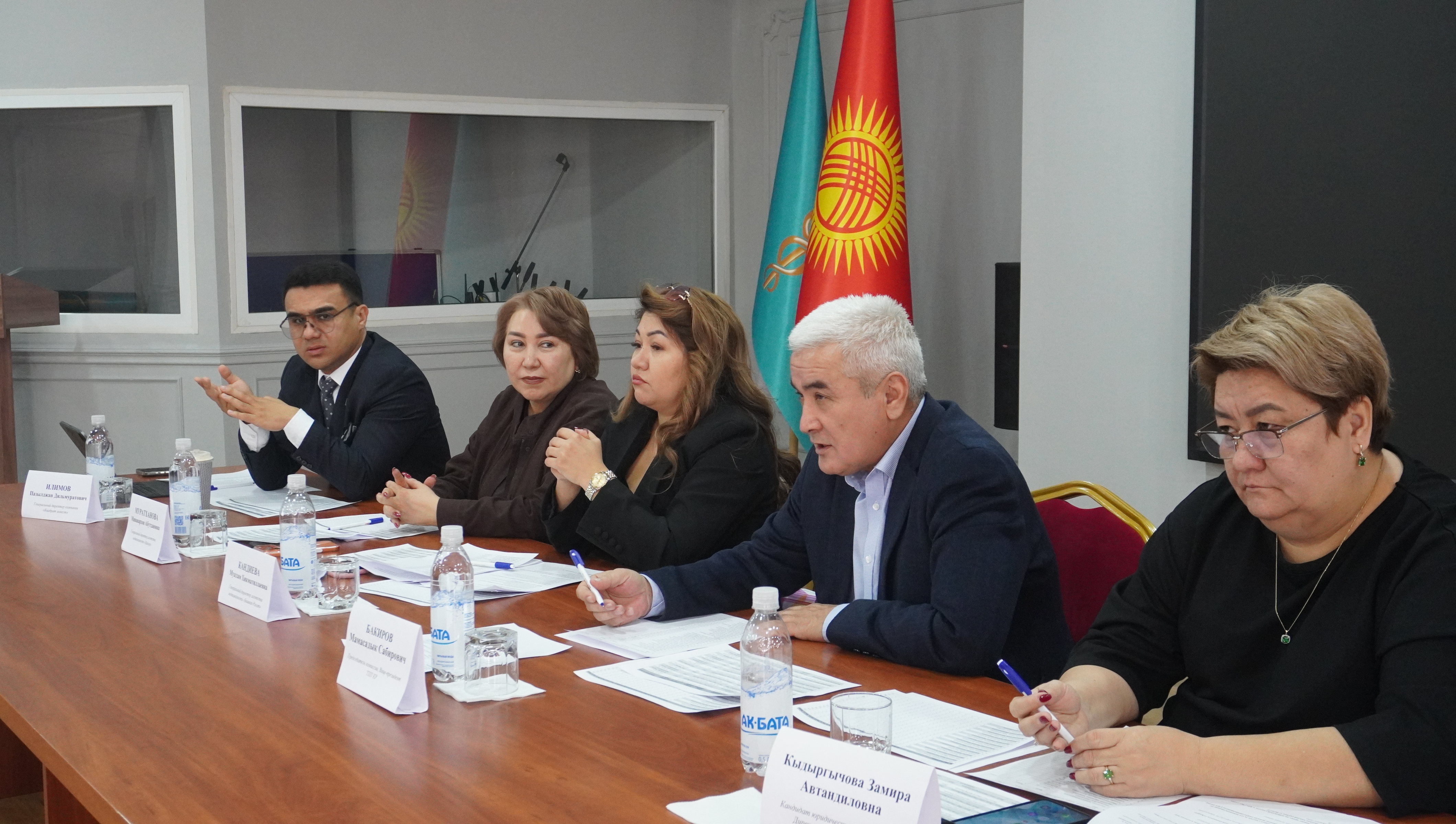 В Оше завершилось обучение агентов риелторских фирм в рамках программы ТПП КР (1)