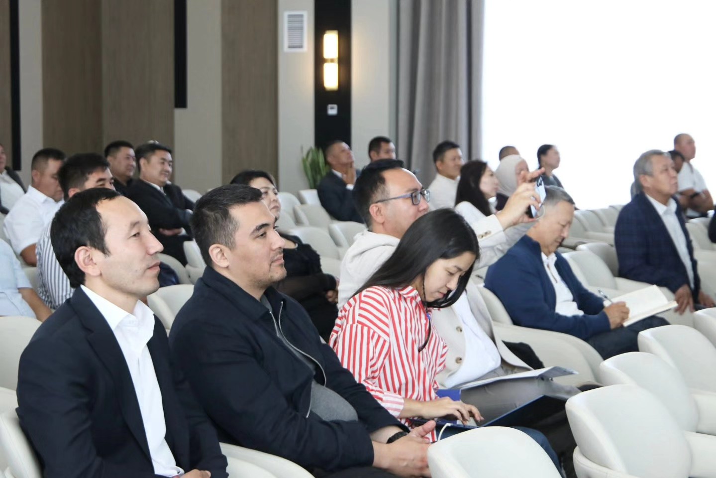 В городе Жалал-Абад прошло расширенное заседание Регионального инвестиционного совета