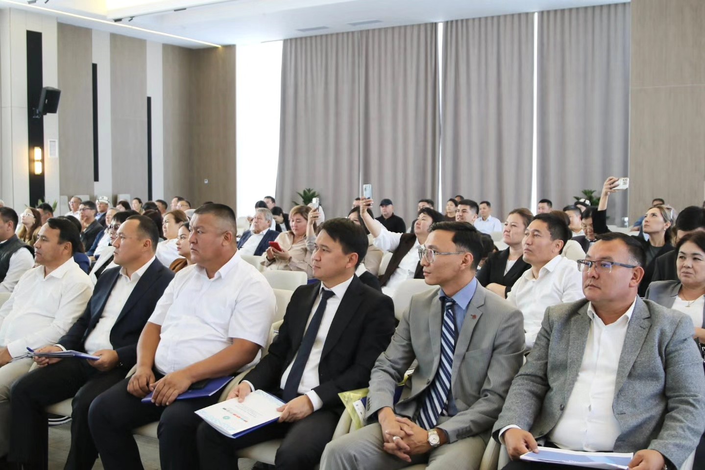 В городе Жалал-Абад прошло расширенное заседание Регионального инвестиционного совета